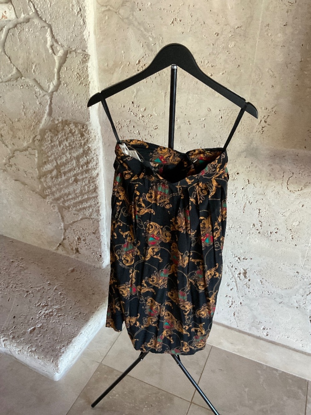 Jones New York Skirt Size 8 royal inspired print